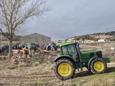 Foto 4 - VIDEO | Retrasos de dos horas por protestas agrarias entre Langa y Aranda