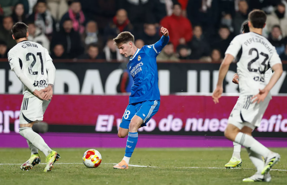 César Palacios debuta con el Real Madrid en la derrota ante el Albacete en Copa del Rey