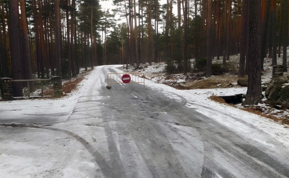 El Ayuntamiento de Duruelo cierra el acceso a Castroviejo por la presencia de placas de hielo