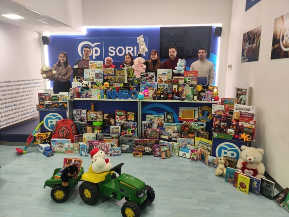 El PP recoge 300 juguetes para los niños más necesitados