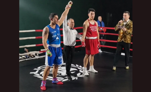 El boxeador Caleb Recuero se impone con autoridad tras un cambio de formato