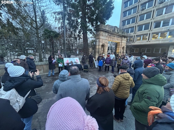 Recuerdo y Dignidad devuelve restos mortales de 1.936 a dos familias en un acto muy emotivo