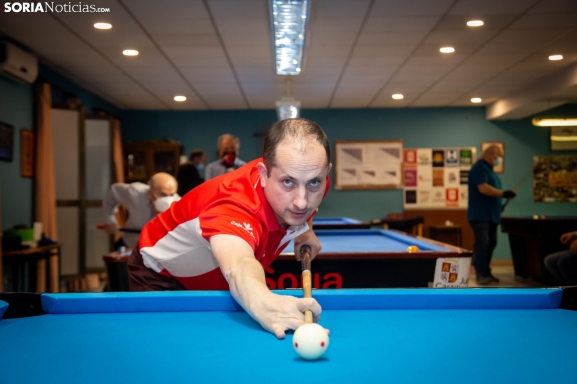 Carlos Cortés gana el regional de billar de León: décima victoria