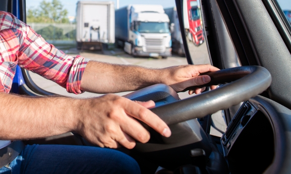 Oportunidad laboral en Golmayo: Se busca conductor de camión para obras