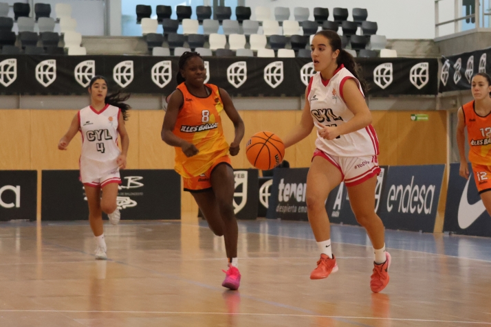 Las selecciones femeninas de Castilla y León disputan hoy las semifinales del Campeonato de España de baloncesto