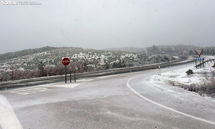 CARRETERAS | La nieve obliga a circular con precaución en la SO-830 entre Vinuesa y Montenegro