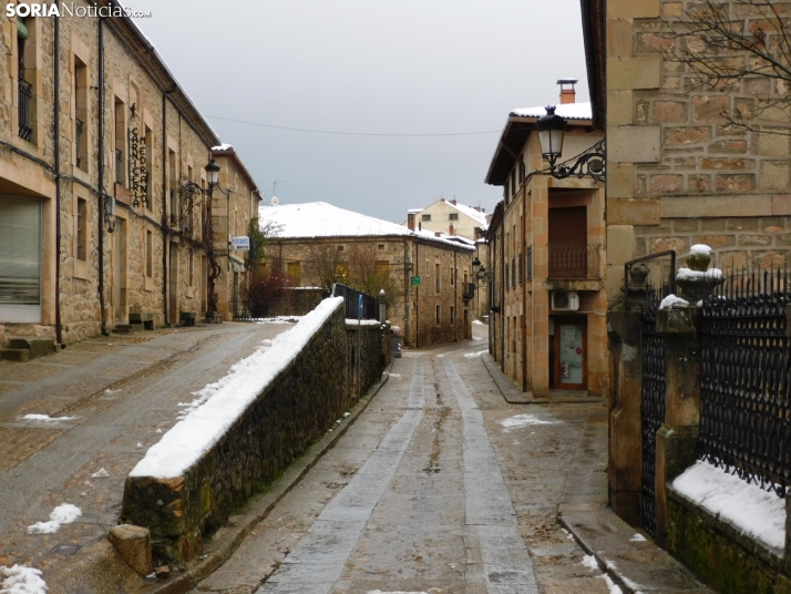 Fotos: Uno de los pueblos m&aacute;s bonitos de Espa&ntilde;a, cubierto por la nieve