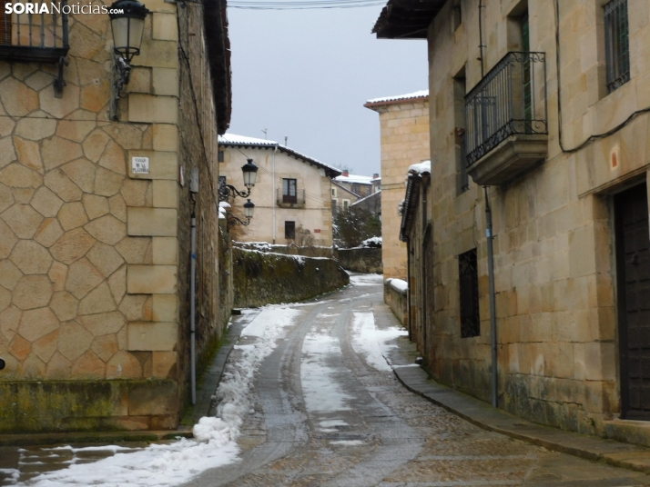 Fotos: Uno de los pueblos m&aacute;s bonitos de Espa&ntilde;a, cubierto por la nieve
