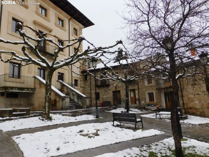 Fotos: Uno de los pueblos m&aacute;s bonitos de Espa&ntilde;a, cubierto por la nieve