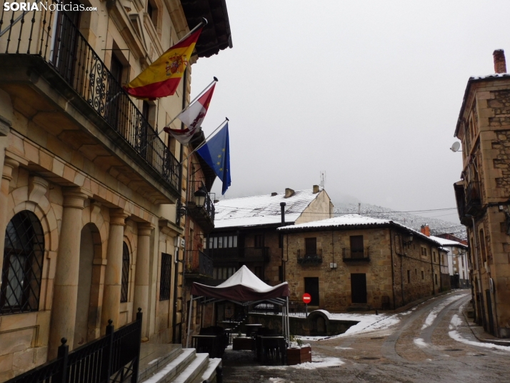 Fotos: Uno de los pueblos m&aacute;s bonitos de Espa&ntilde;a, cubierto por la nieve
