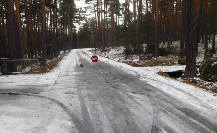 El Ayuntamiento de Duruelo cierra el acceso a Castroviejo por la presencia de placas de hielo