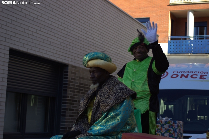 Una imagen de la llegada de los Señores de Oriente a ASPACE. /PC