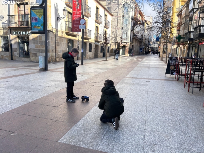 ¿Qué regalos de los Reyes Magos se ven más en Soria? Los balones de fútbol, los patines o los coches teledirigidos no faltan
