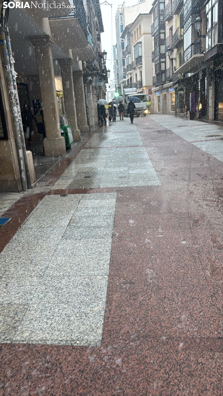 Una imagen de la nevada esta mañana de miércoles. /SN