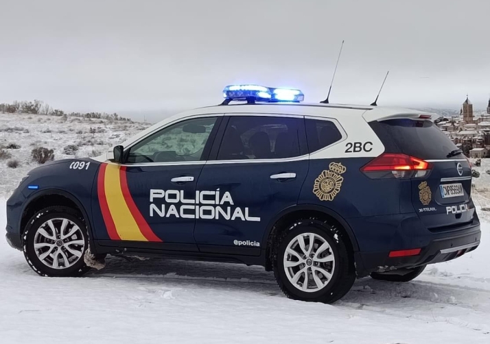 Detenido un hombre que agredió y robó a una persona que dormía en un cajero automático