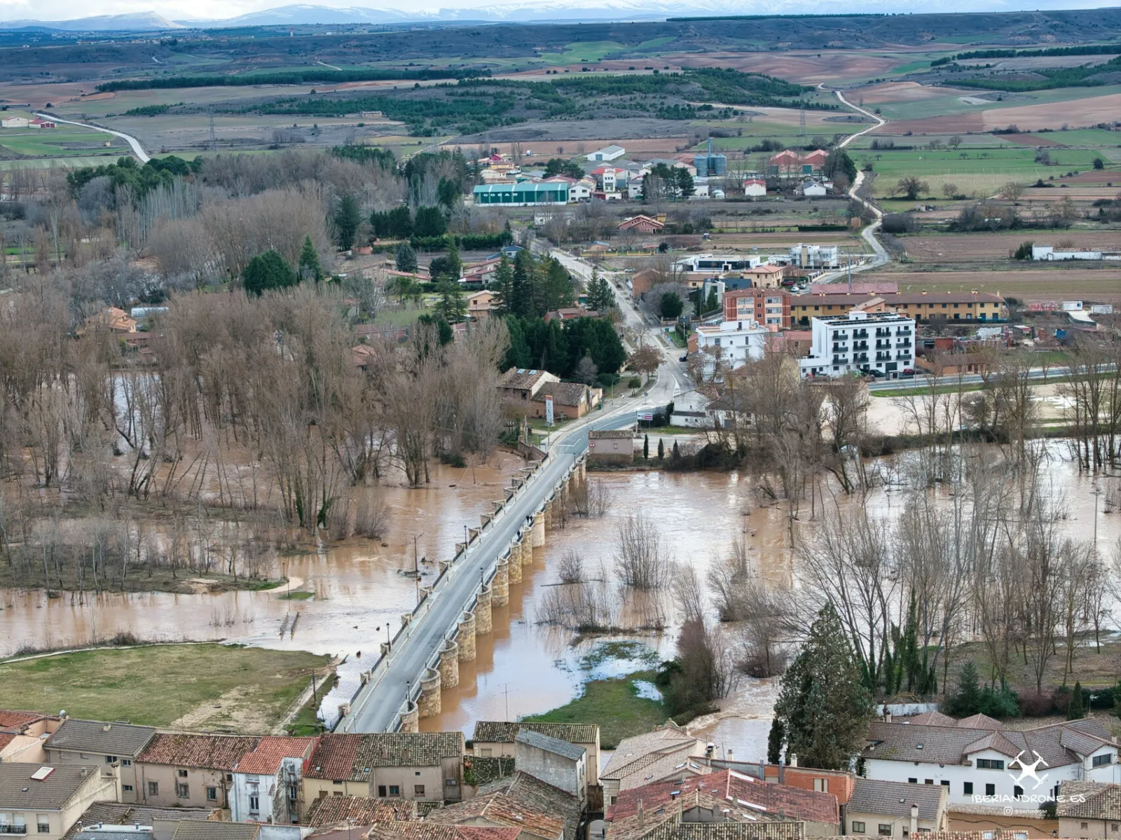 Estado del cauce en San Esteban de Gormaz. , Marcos de Marcos (IberianDrone).