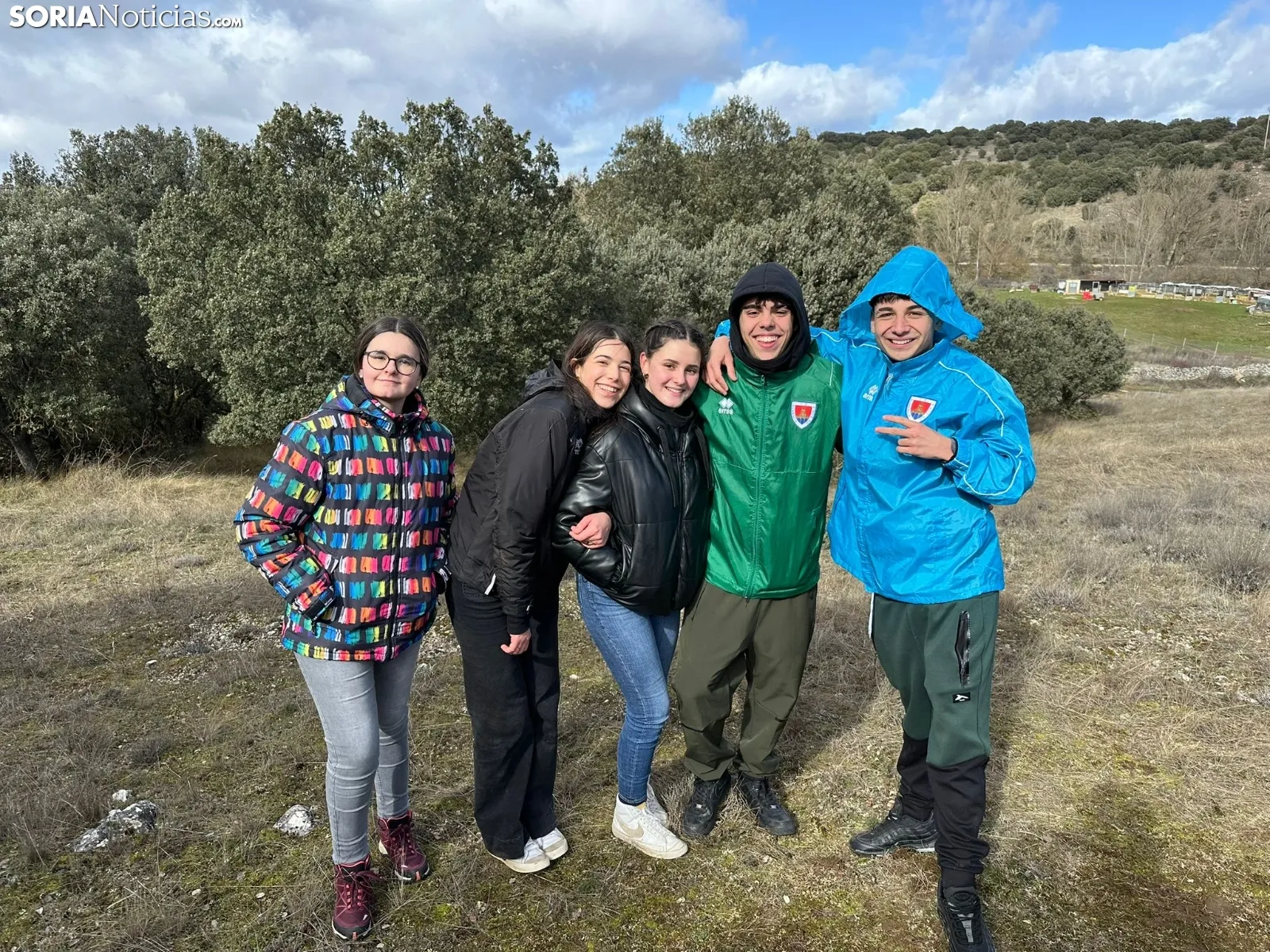 Foto 10 - El fr&iacute;o desluce el Jueves Lardero en Los Royales con una escasa afluencia de j&oacute;venes