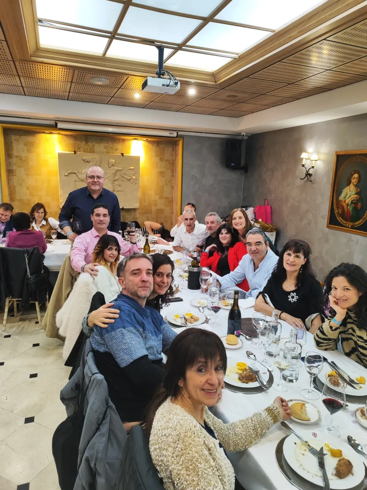 Foto 7 - Soria Baila celebra su VII aniversario con cambio de presidente, una comida popular y un baile multitudinario