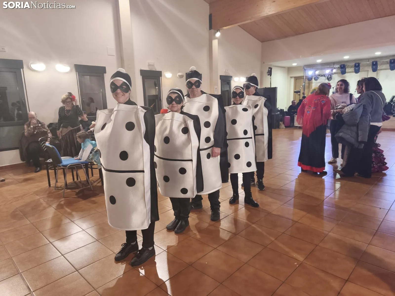 Foto 2 - En im&aacute;genes: Carbonera de Frentes celebra su Carnaval por todo lo alto