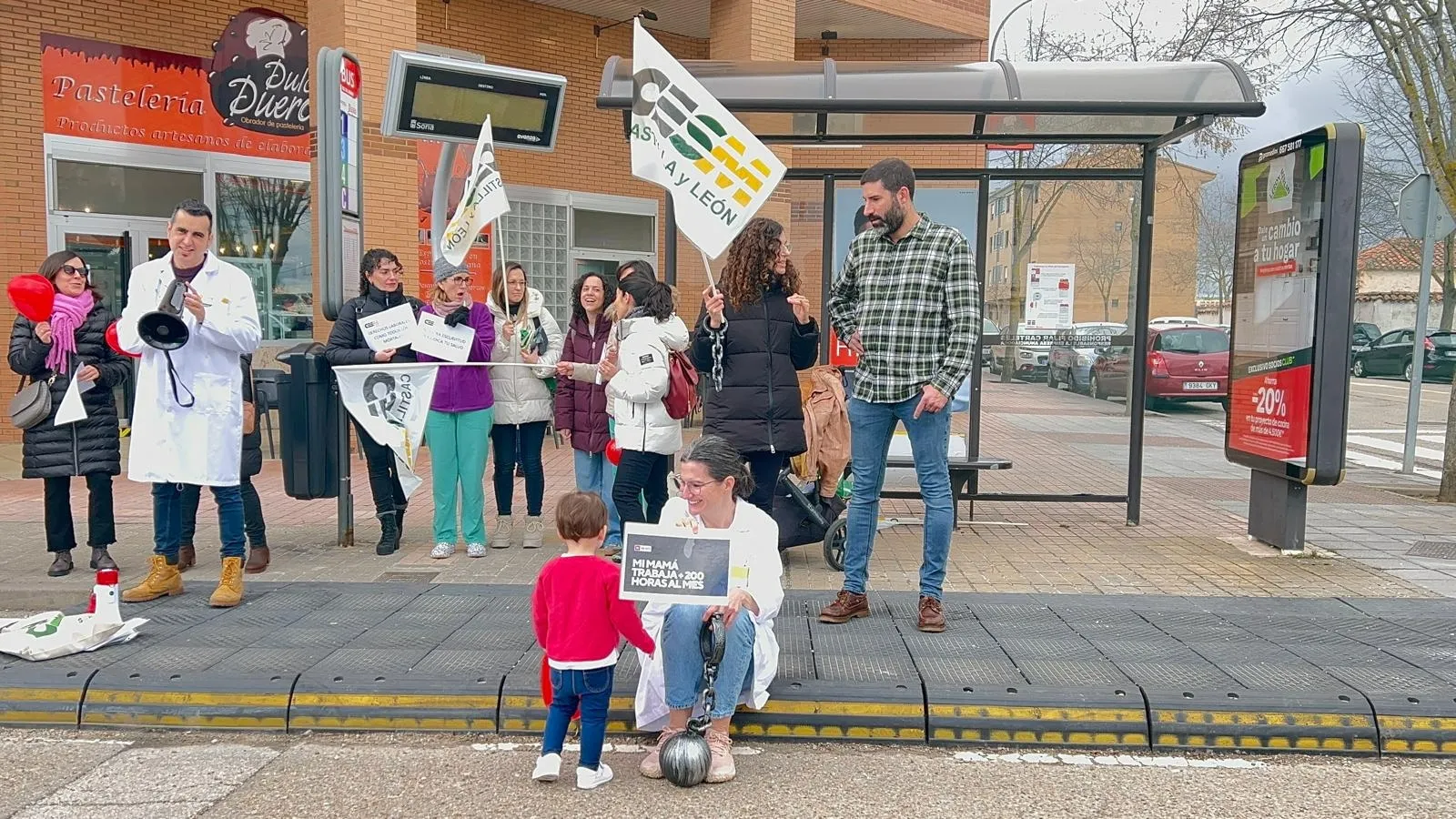 Imágenes de la protesta de hoy frente al hospital Santa Bárbara.