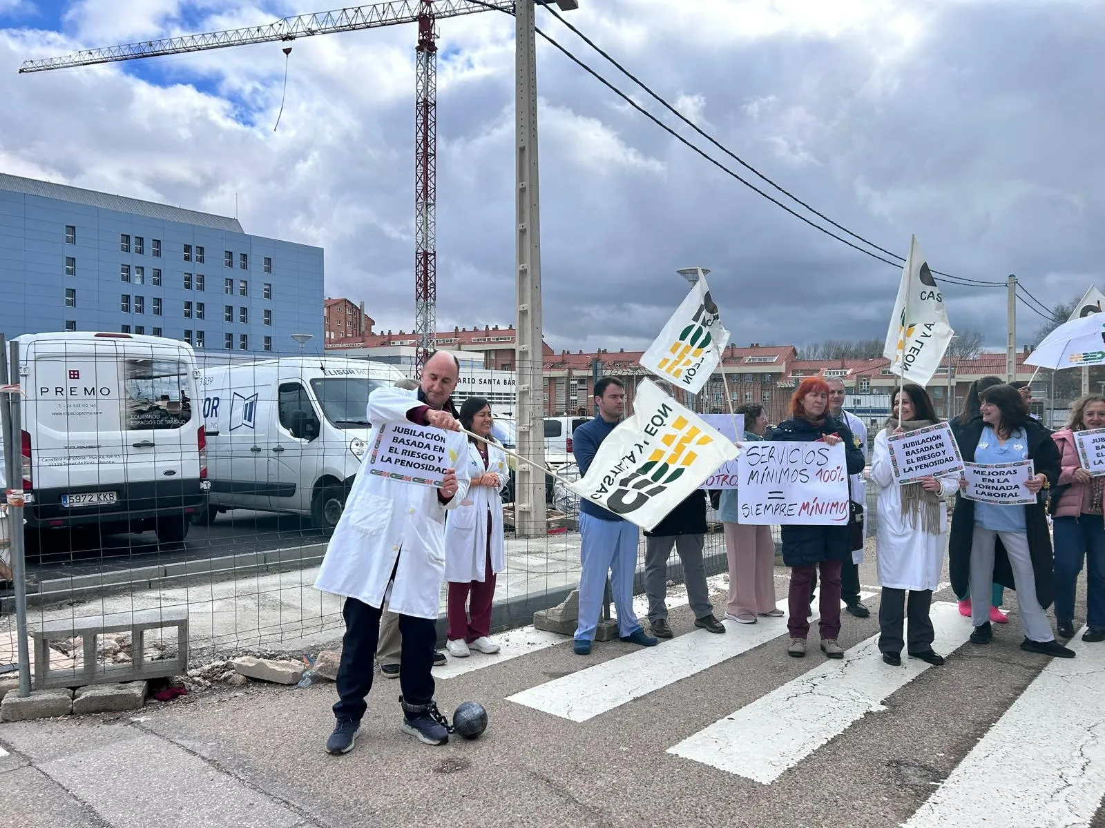 Imágenes de la protesta de hoy frente al hospital Santa Bárbara.
