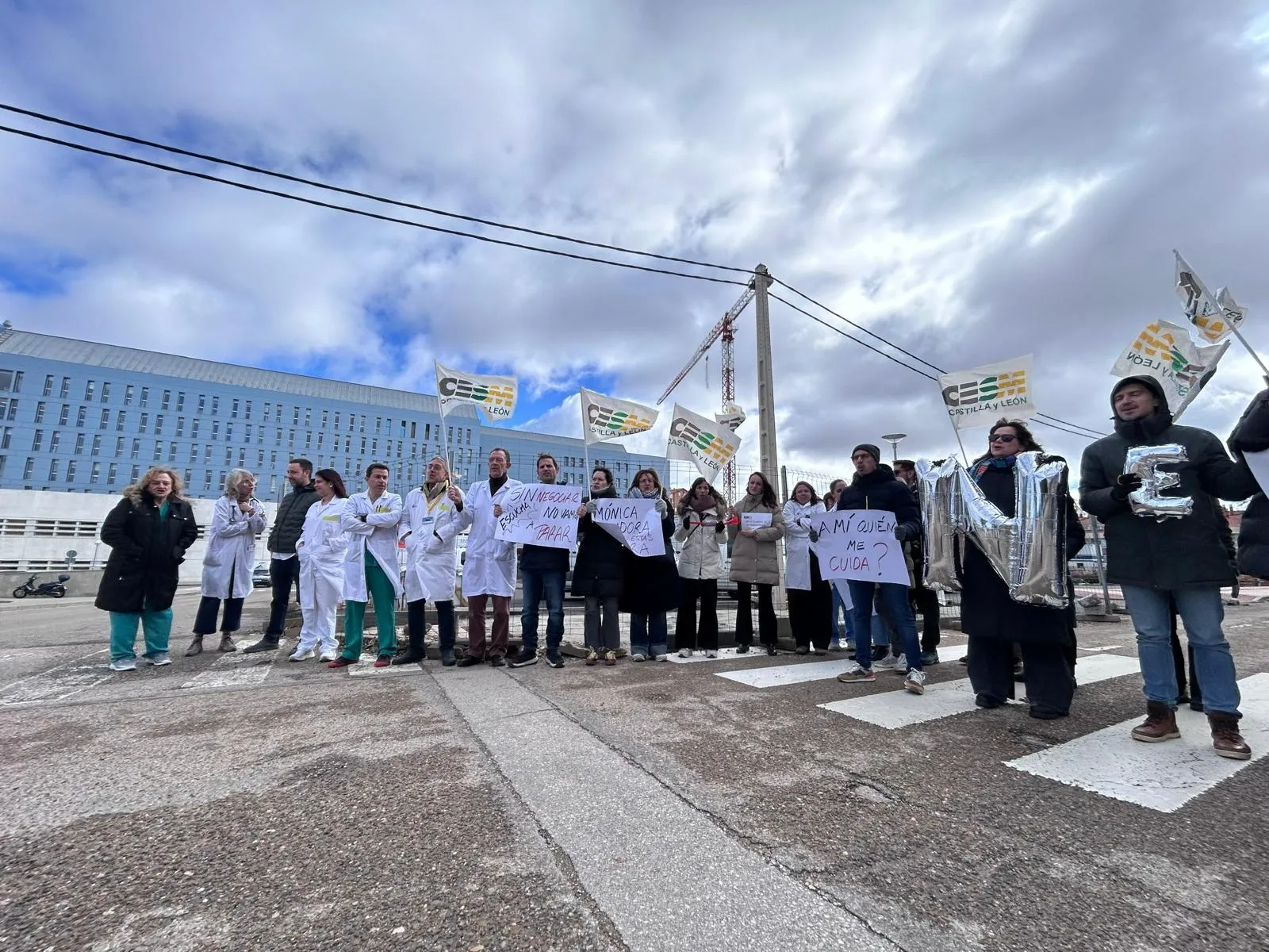 Foto 2 - La Junta reconoce el "notable" impacto de la huelga m&eacute;dica y ve "dif&iacute;cil" contener las listas de espera