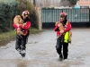 Foto 1 - Los bomberos de Diputaci&oacute;n rescatan con vida a cinco perros atrapados por el agua en Almaz&aacute;n