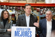 Algunas de las imágenes de la visita de Fernández Mañueco a El Beato, de El Burgo de Osma. María Ferrer