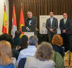 Foto 3 - La Diputaci&oacute;n de Soria entrega los Premios Leonor y Gerardo Diego en Berlanga de Duero: M&aacute;s de 1.000 participantes