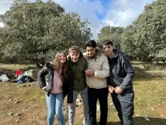 Foto 7 - El fr&iacute;o desluce el Jueves Lardero en Los Royales con una escasa afluencia de j&oacute;venes