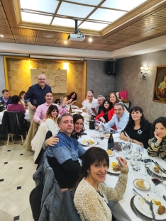 Foto 3 - Soria Baila celebra su VII aniversario con cambio de presidente, una comida popular y un baile multitudinario