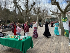Foto 4 - Soria celebra el D&iacute;a de Andaluc&iacute;a con sevillanas en la Dehesa