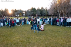 La quedada ‘Therian’ congrega tan solo a 2 humanos que se sienten perros y a centenares de curiosos./ Viksar Fotografía