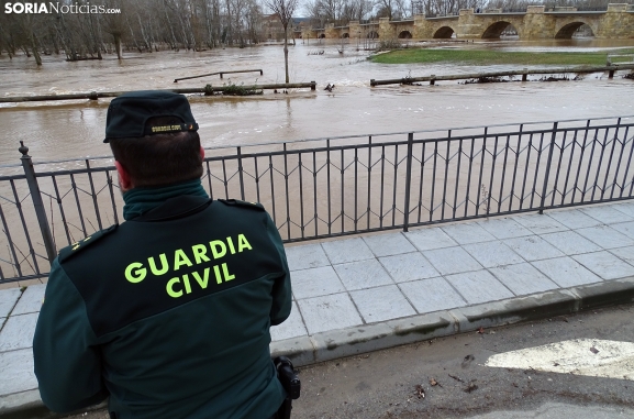 FOTOS | Calma en San Esteban bajo el temor de un Duero que sigue crecido