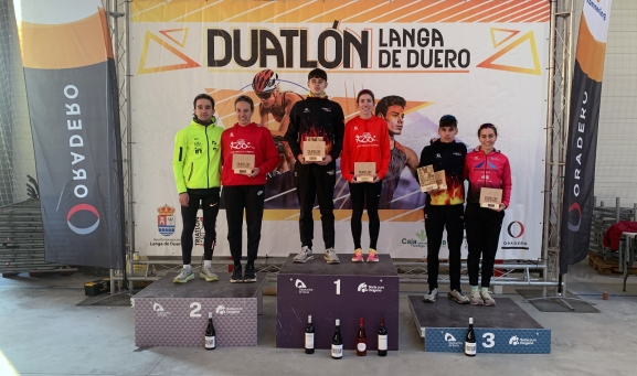 Amanda García y Alejandro Plá se proclaman campeones regionales de duatlón en Langa de Duero