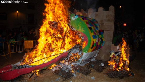 En imágenes: San Esteban quema su Sardina de las Cortes