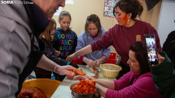GALERÍA | San Pedro Manrique es fiel a su cita con la tradicional matanza del cerdo