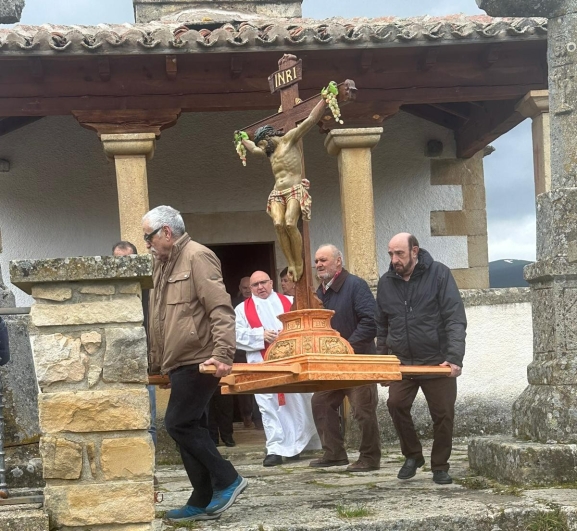 Sotillo del Rincón desafía la lluvia y el viento para honrar al Santo Cristo del Humilladero
