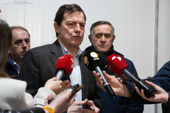 Buscando el voto bajo la lluvia