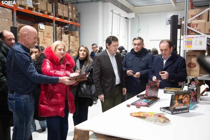 Buscando el voto bajo la lluvia