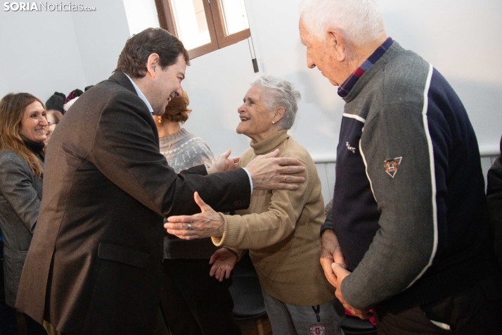 Buscando el voto bajo la lluvia
