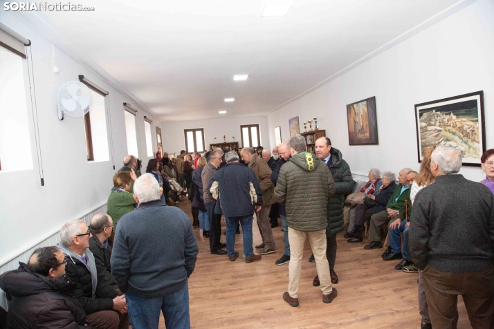 Buscando el voto bajo la lluvia