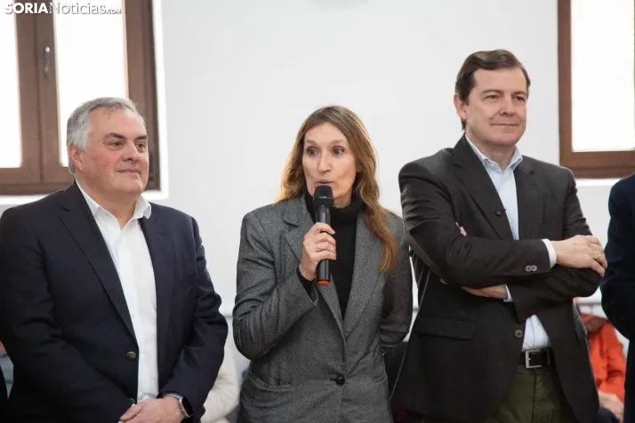 Buscando el voto bajo la lluvia