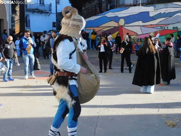 Fotos: Los zarrones vuelven a Borobia para celebrar uno de los carnavales m&aacute;s tradicionales de la provi