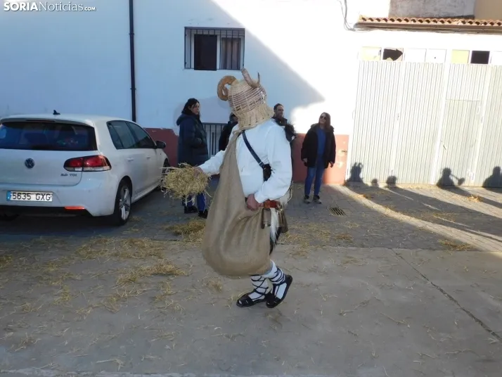 Fotos: Los zarrones vuelven a Borobia para celebrar uno de los carnavales m&aacute;s tradicionales de la provi