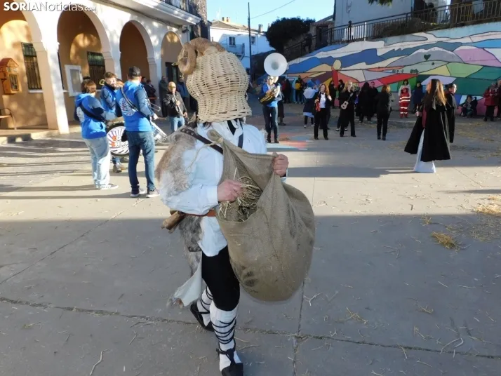 Fotos: Los zarrones vuelven a Borobia para celebrar uno de los carnavales m&aacute;s tradicionales de la provi
