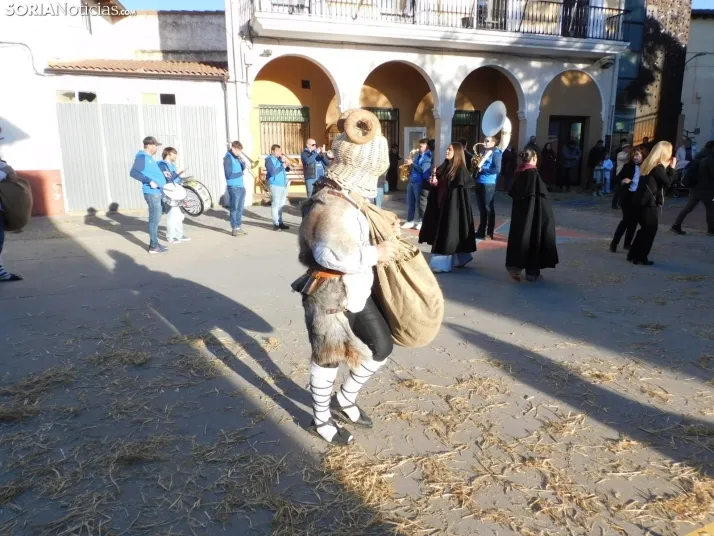 Fotos: Los zarrones vuelven a Borobia para celebrar uno de los carnavales m&aacute;s tradicionales de la provi