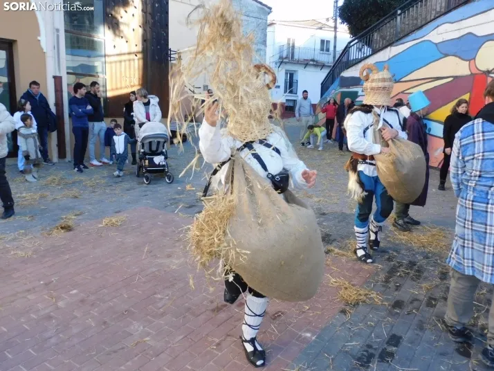 Fotos: Los zarrones vuelven a Borobia para celebrar uno de los carnavales m&aacute;s tradicionales de la provi