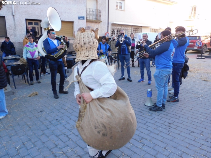 Fotos: Los zarrones vuelven a Borobia para celebrar uno de los carnavales m&aacute;s tradicionales de la provi