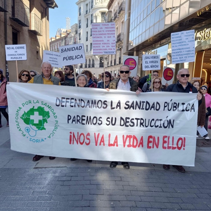 23.000 personas se manifiestan en Valladolid por la Sanidad P&uacute;blica con presencia de Soria